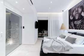 Portara Seaside Luxury Suites