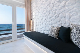 Portara Seaside Luxury Suites