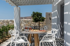 Seven Suites Naxos