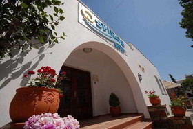 Spiros Hotel