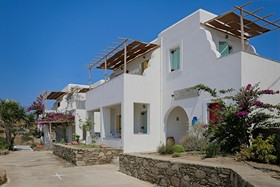Ailouros Summer Hotel