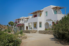 Ailouros Summer Hotel