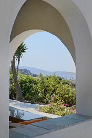 Ailouros Summer Hotel