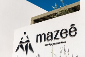 Mazee New-Age Boutique Hotel