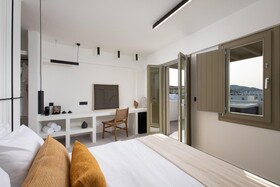 Mazee New-Age Boutique Hotel