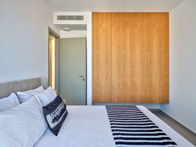 Paros Gem