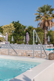 Zoumis Studios