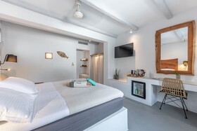 Paros Comfy Suites