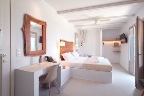 Paros Comfy Suites