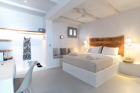 Paros Comfy Suites