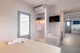 Paros Comfy Suites