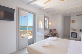 Paros Comfy Suites