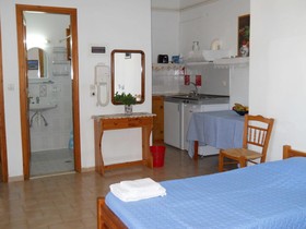 Yvonni Studios