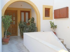 Yvonni Studios