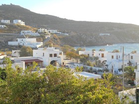 Yvonni Studios