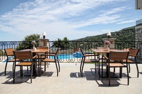 Theta Hotel
