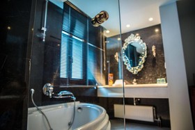 Maritsa's Hotel & Suites