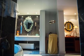 Maritsa's Hotel & Suites