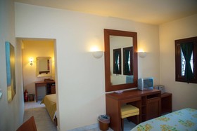 Maritsa's Hotel & Suites
