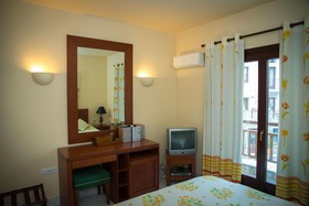 Maritsa's Hotel & Suites