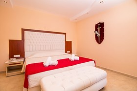 Castello Di Cavalieri Suites & Spa