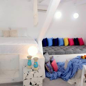 Kouros Home