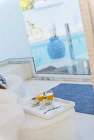 Kouros Home