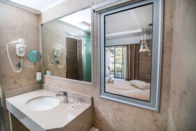 Pegasos Deluxe Beach Hotel