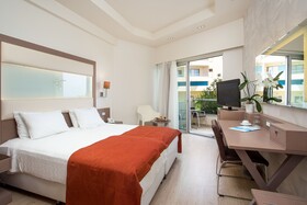 Pegasos Deluxe Beach Hotel