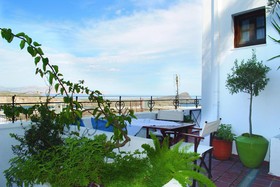 Maris Lindos Suites & Apartments