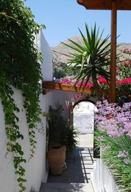 Maris Lindos Suites & Apartments