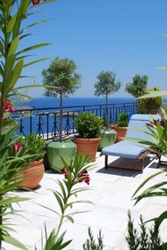 Maris Lindos Suites & Apartments