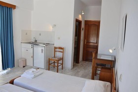 Vlycha Beach Studios & Apartments
