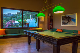 Daphne Hotel