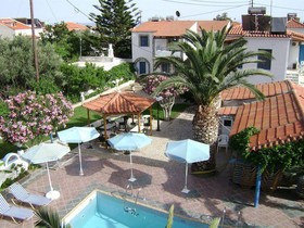 Chris Apartments