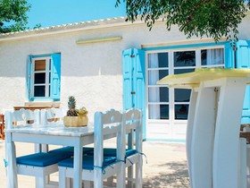 Klima Paradise Beachfront Studios & Apartments