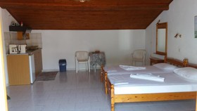 Alekos Rooms and Apartments