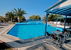 Zefiros Beach Hotel