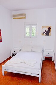 Lakis studios