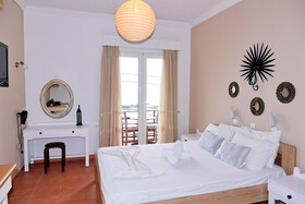 Lakis studios