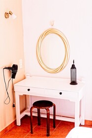 Lakis studios