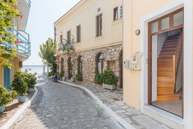 Villa Porto - Naftilos Residences