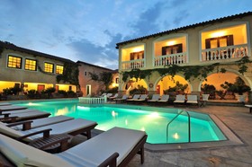 Ino Hotel & Suites
