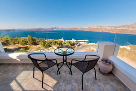 Akrotiri Apartments