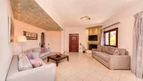 Akrotiri Apartments