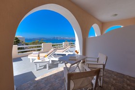Akrotiri Apartments