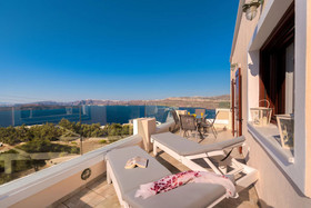 Akrotiri Apartments