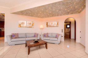Akrotiri Apartments