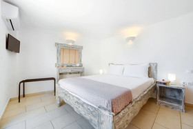 Akrotiri Apartments