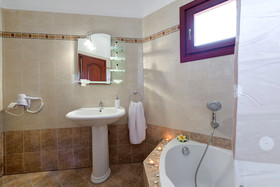 Akrotiri Apartments